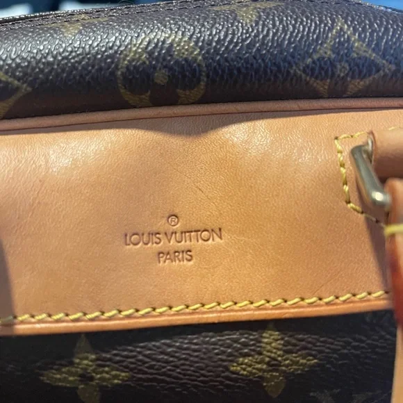 👜 Louis Vuitton Monogram Deauville Bag 👜 - Picture 8 of 11
